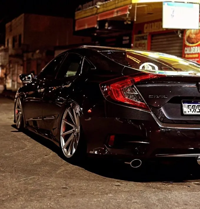 Civic G11 preto no chão