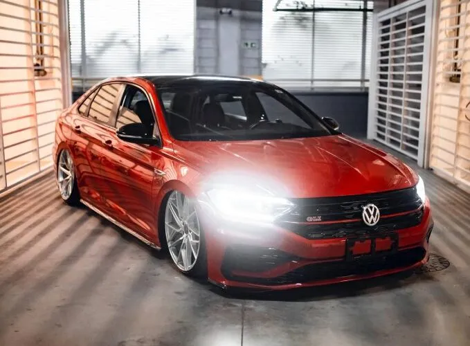 VW Jetta GLI rebaixado