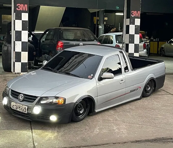 saveiro-g4-rebaixada-prata-rodas-de-ferro