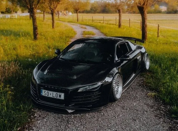 slammed-audi-r8