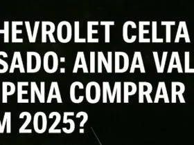 Comparativo visual de dois Chevrolet Celta com texto: ainda vale a pena comprar em 2025?