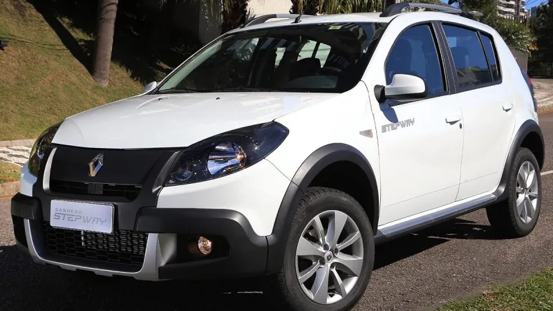 Sandero 1.0 até R$30 mil Renault Sandero 1.0 espaçoso e econômico