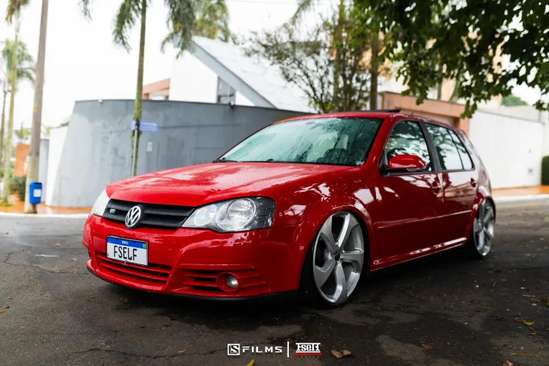 vw-golf-gt-rebaixado-rodas-aro-20