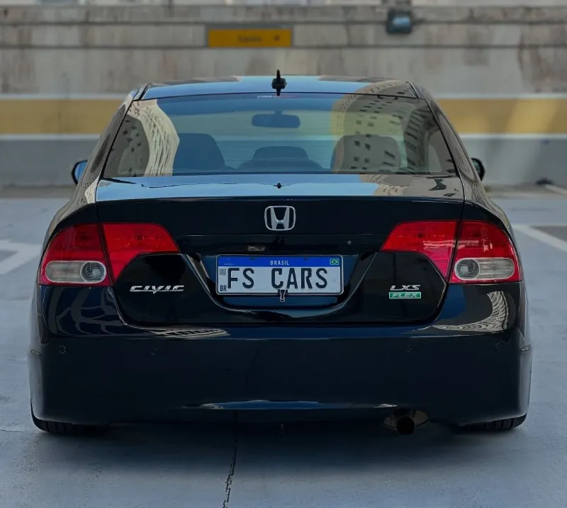 Traseira do Civic G8 com projeto de @_fscars Traseira do Honda Civic G8 rebaixado com placa FS CARS