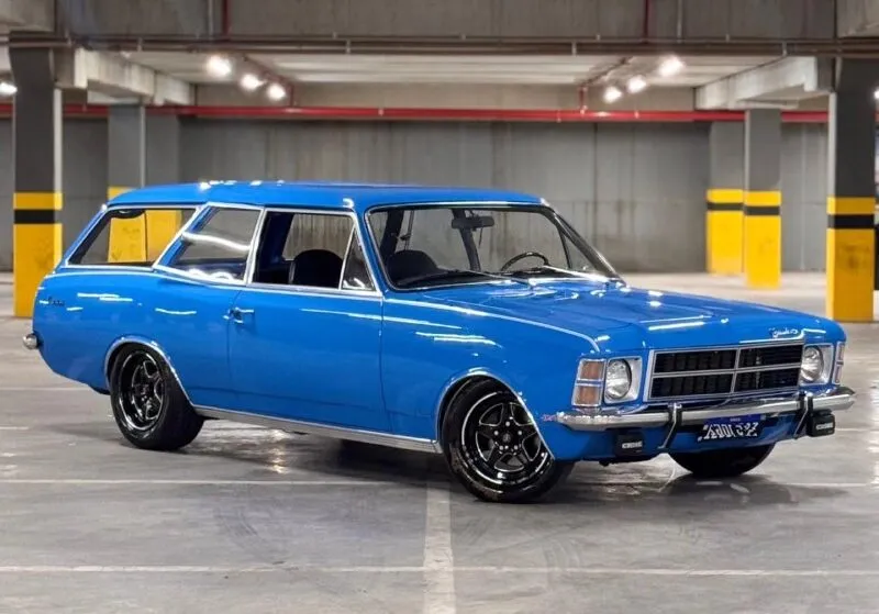Chevrolet Caravan 1978 azul rebaixada com motor 4100 seis cilindros — projeto @lowclassicos