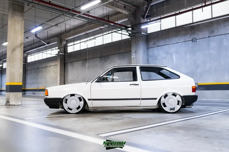 Gol quadrado branco rebaixado — perfil completo Gol quadrado branco rebaixado — perfil completo