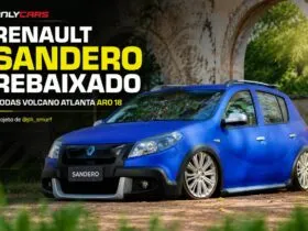 Renault Sandero rebaixado azul com rodas Volcano Atlanta aro 18